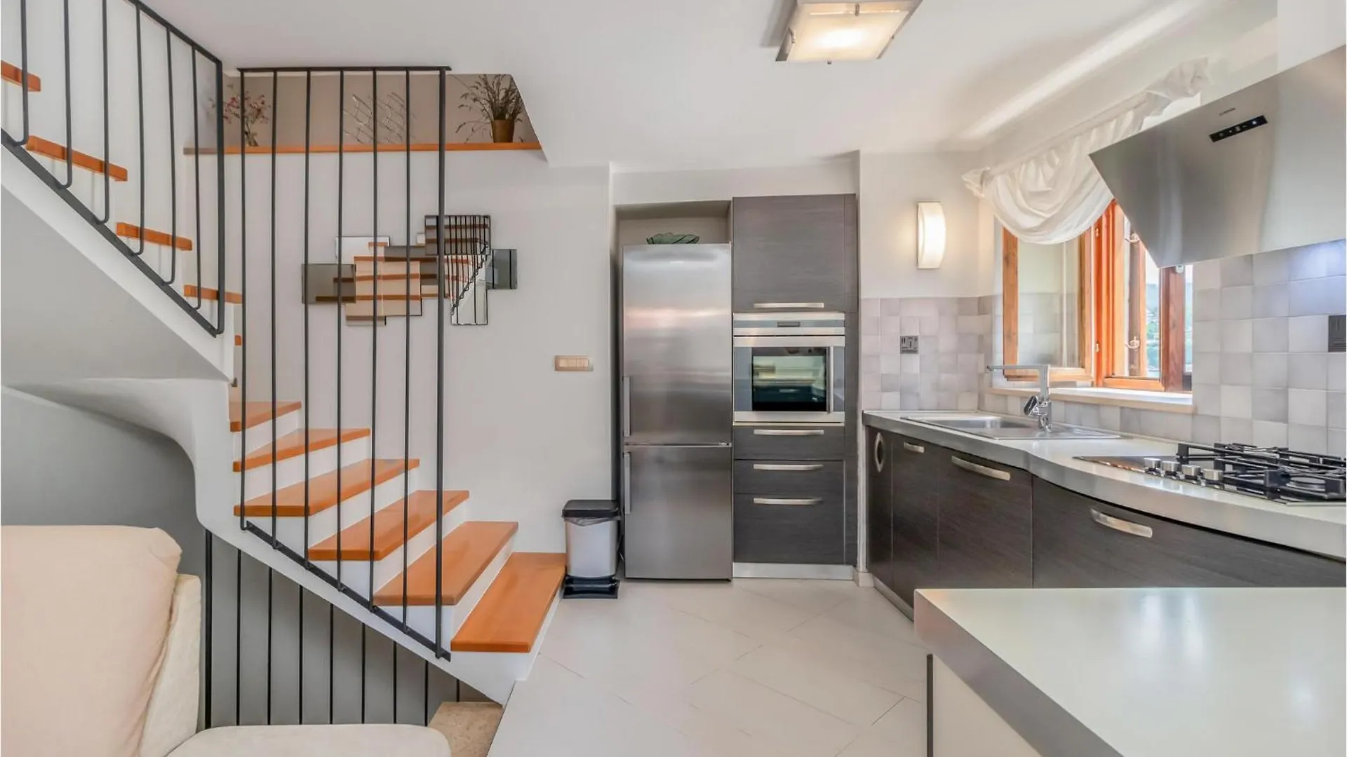 Gorgeous Home In Rab With House Sea View Rab Town Сasa de vacaciones